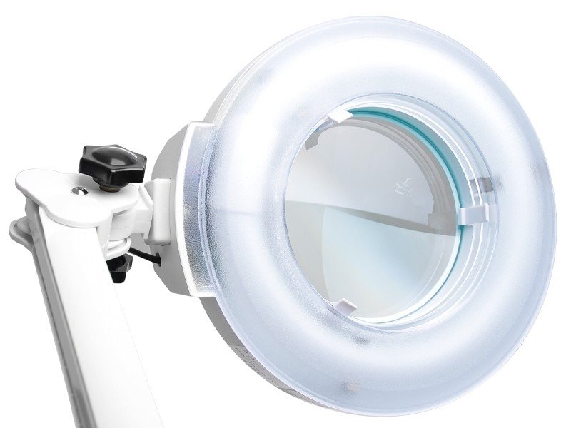 Lampa - Lupa R6 SF na statywie